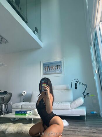 Full leaked Nikkidoyon private photo