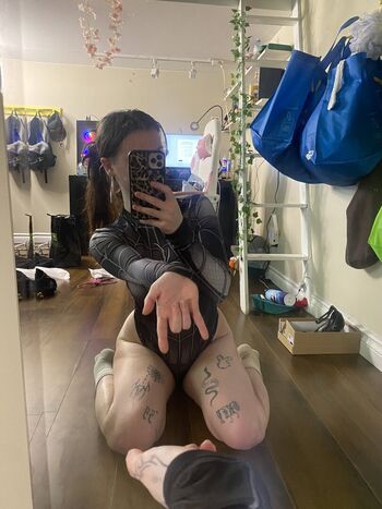 Full leaked Nikkieelovee private photo