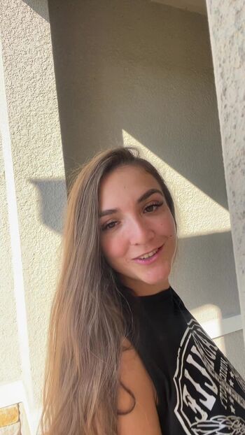 Full leaked Nikkiiryderr private photo
