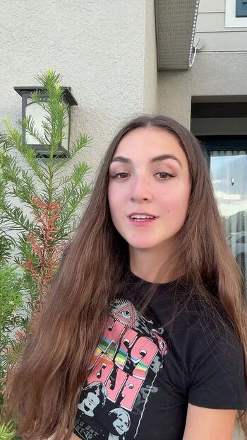 Full leaked Nikkiiryderr private photo