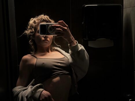 Full leaked Niklyz private photo