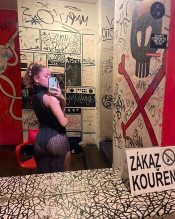 Full leaked Nilufer yanya private photo