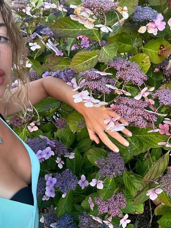 Full leaked Nilufer yanya private photo