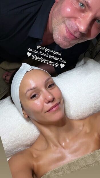 Full leaked Nina dobrev private photo
