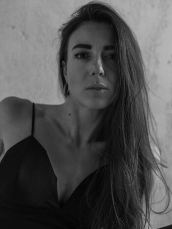 ninamissfit.model