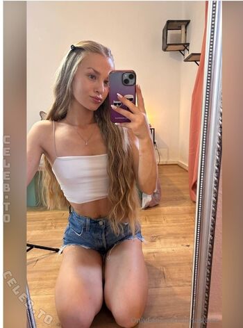 Full leaked Ninaslaws private photo