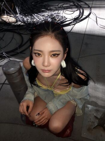 Full leaked Ningning aespa page private photo