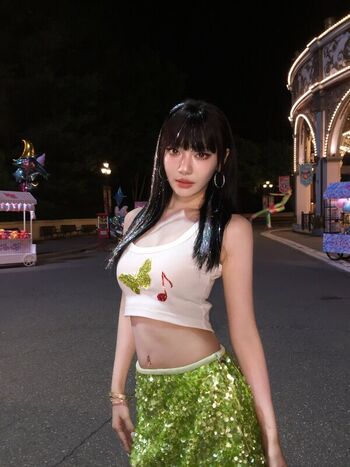 Full leaked Ningning aespa page private photo
