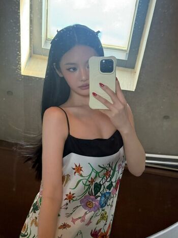 Full leaked Ningning aespa page private photo