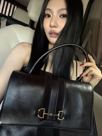 Full leaked Ningning aespa page private photo