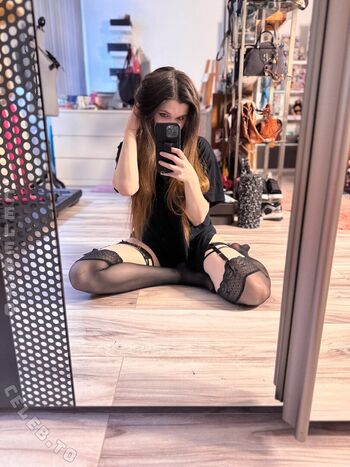 Full leaked Nini raven private onlyfans photo