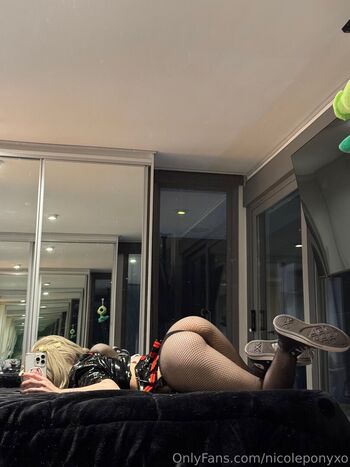 Full leaked Niquidoll private photo