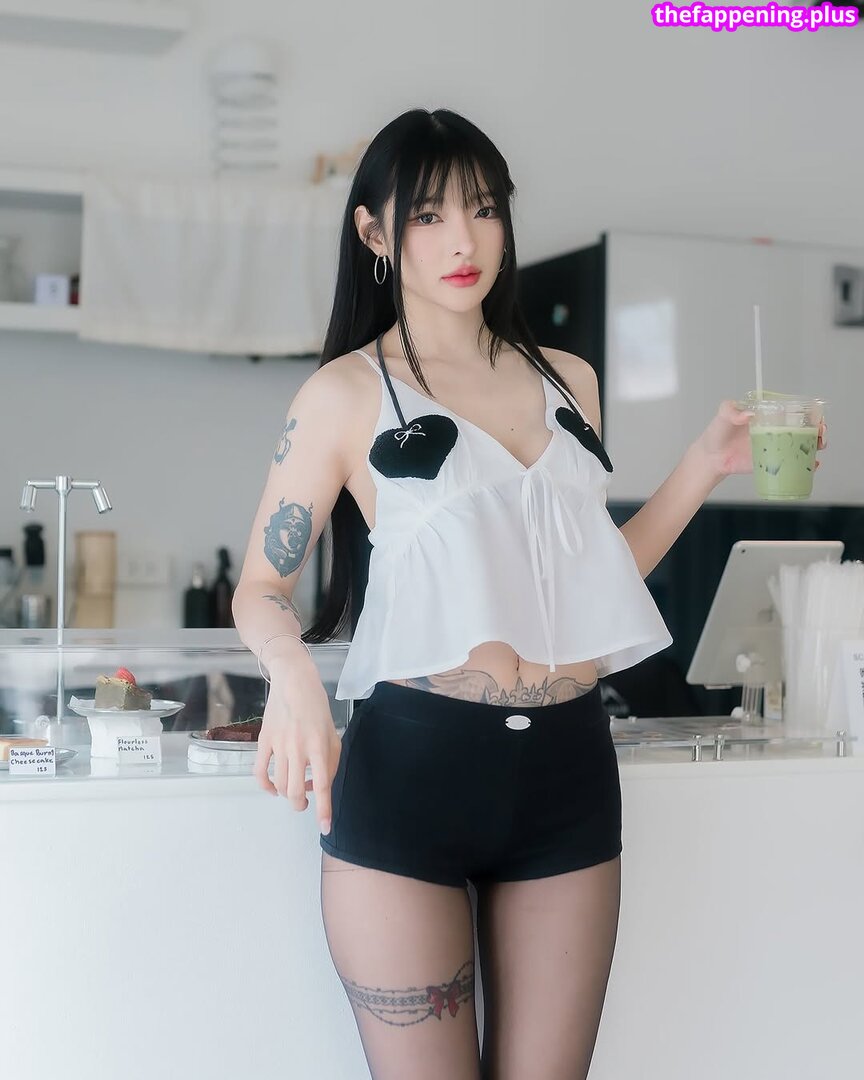 https: / nnewys Nude OnlyFans Photo #2