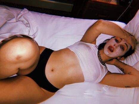 Full leaked Noah cyrus private photo