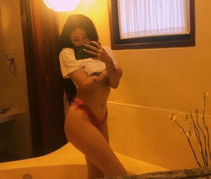 Full leaked Noah cyrus private photo
