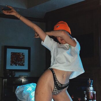 Full leaked Noah cyrus private photo