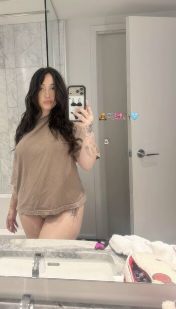 Full leaked Noah cyrus private photo