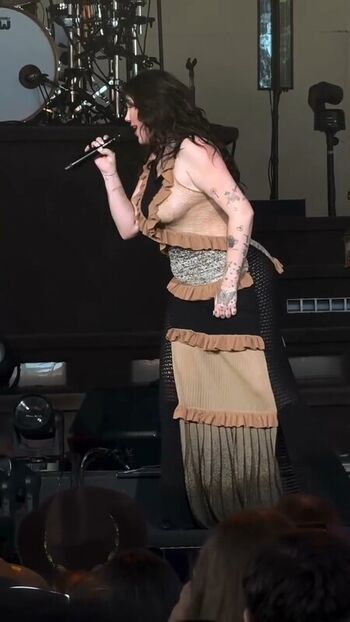Full leaked Noah cyrus private photo