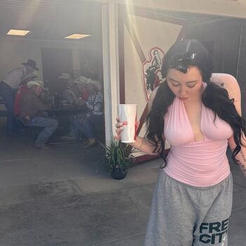 Full leaked Noah cyrus page private photo