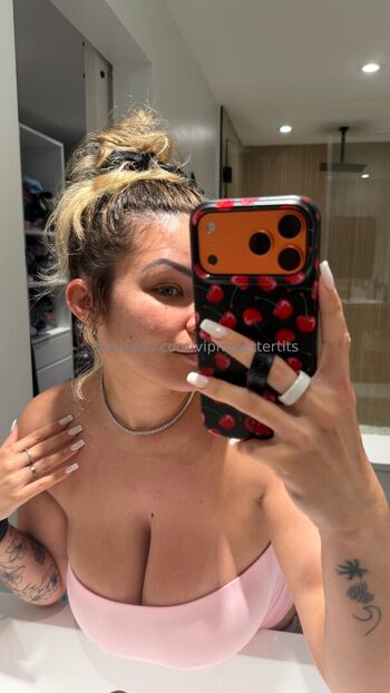 Full leaked Nobetterboobs private onlyfans photo