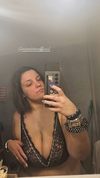 Full leaked Noemi private photo