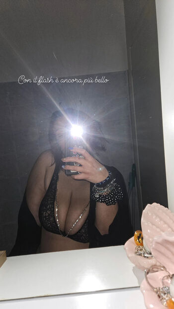 Full leaked Noemi private photo