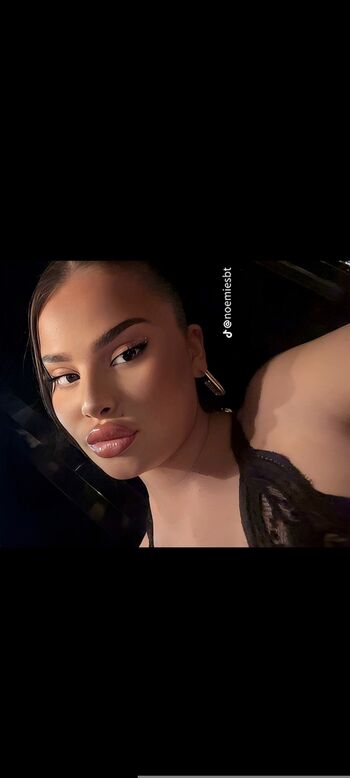 Full leaked Noemiesbtt private photo