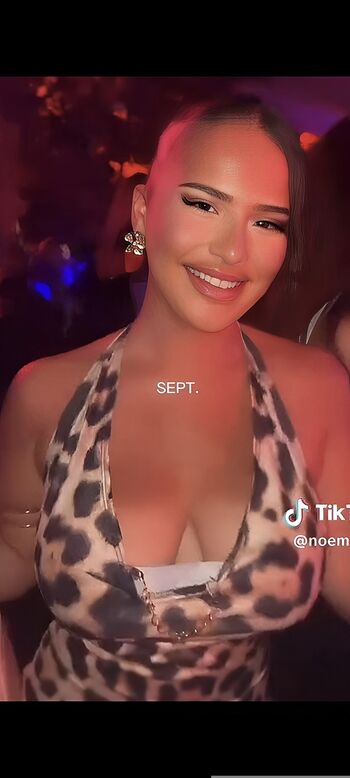 Full leaked Noemiesbtt private photo