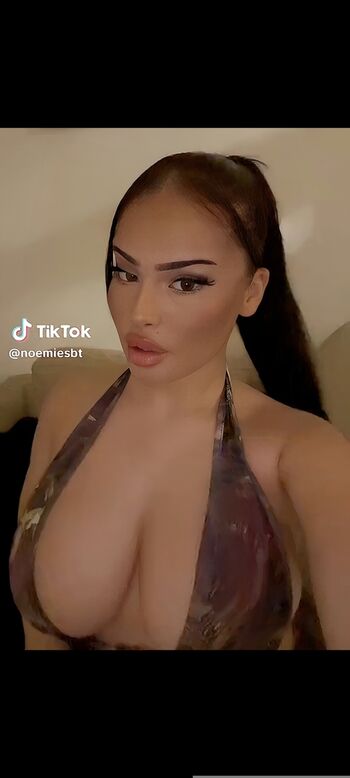 Full leaked Noemiesbtt private photo