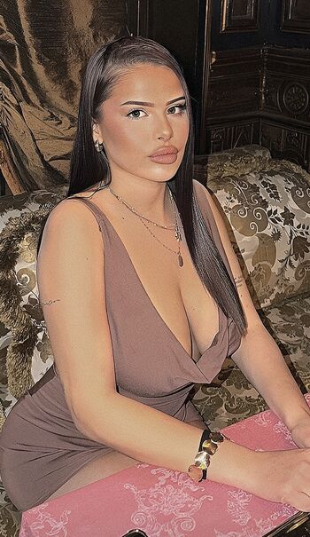 Full leaked Noemiesbtt private photo