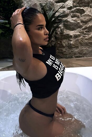 Full leaked Noemiesbtt private photo