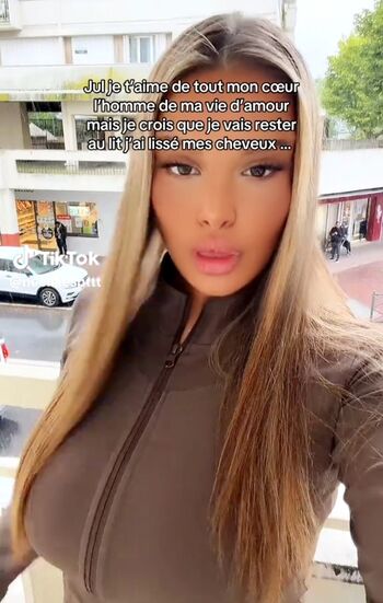 Full leaked Noemiesbtt private photo