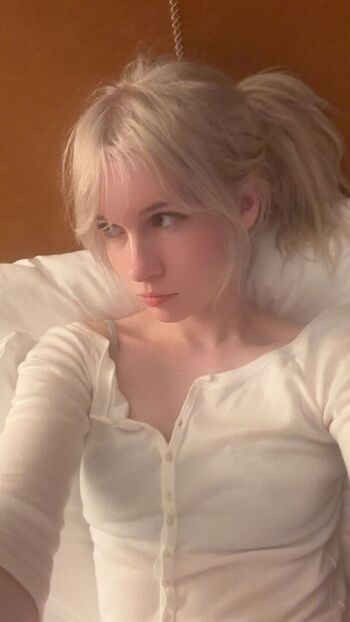 Full leaked Norafawn page private photo