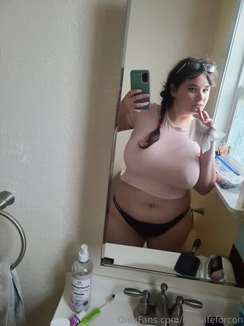 Full leaked Notsafeforcon private photo