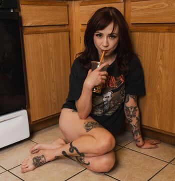 Full leaked Notshelbysnazz private onlyfans photo