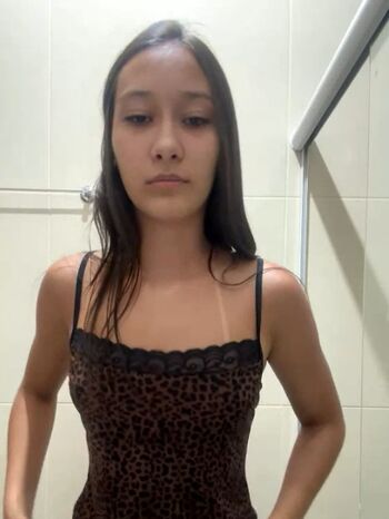 Full leaked Novinhas com peitos pequenos private onlyfans photo