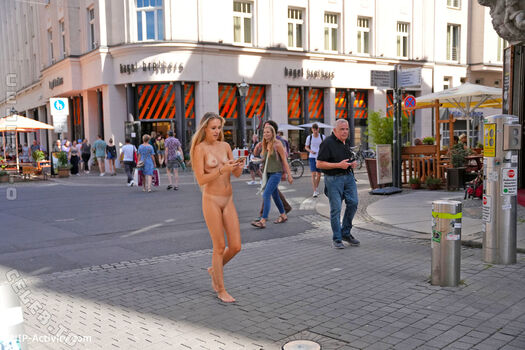 Full leaked Nude in public page private photo
