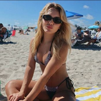 Full leaked Nuki van lent page private onlyfans photo