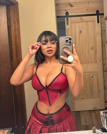 Full leaked Numi zarah page private onlyfans photo