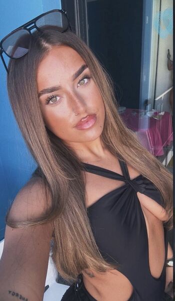 Full leaked Nxvelouise private onlyfans photo