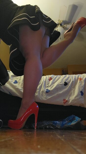Full leaked Nylonsandsocks private photo