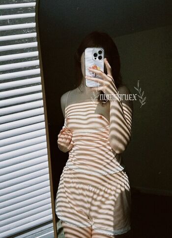 Full leaked Nymphruex private photo