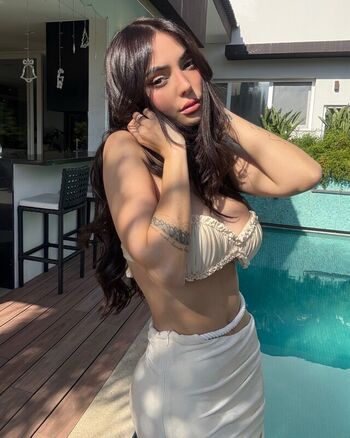 Full leaked Nyvi estephan private photo
