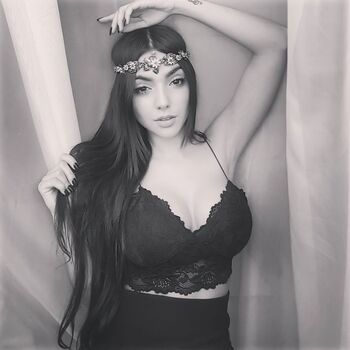 Nyvi Estephan