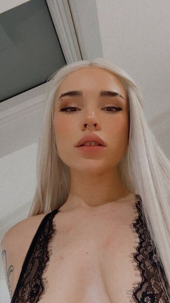 Full leaked Nyyxxii private onlyfans photo