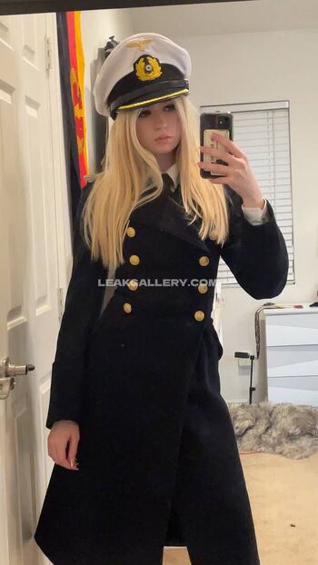 Full leaked Offizieramira private photo