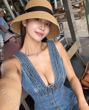 Full leaked Ohttomom private onlyfans photo