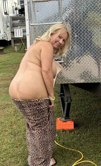 Full leaked Okie mom private onlyfans photo