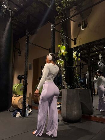 Full leaked Okyyoliviaa  page private onlyfans photo