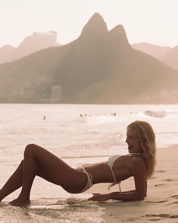 Full leaked Olalais page private onlyfans photo